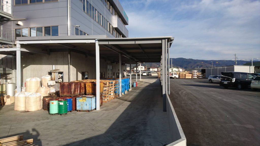 工場庇（ひさし）施工