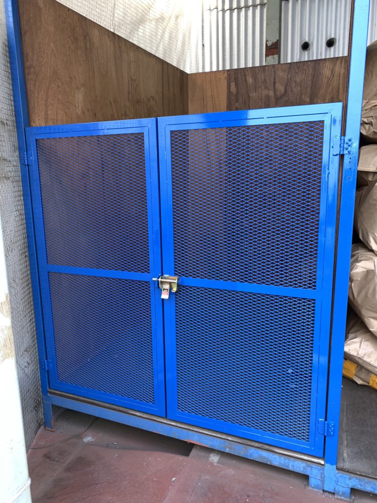 扉設置工事