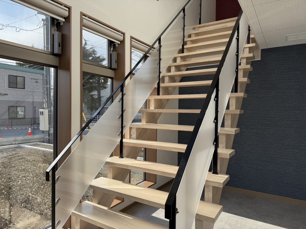 事務所階段手すり