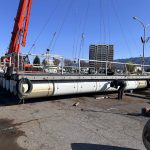 諏訪湖のいかだフロート交換